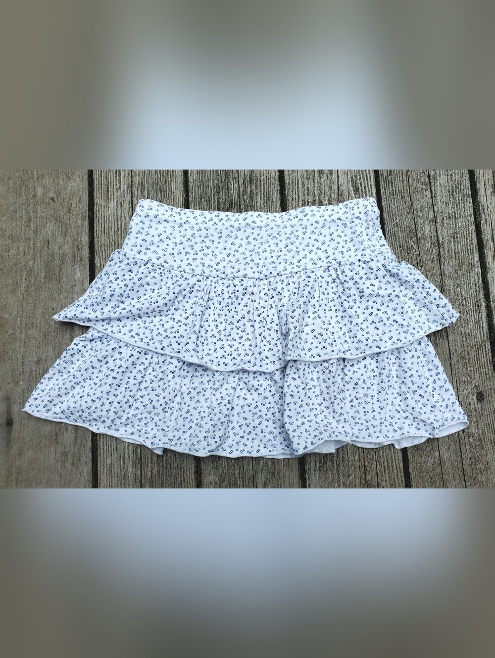 H&M Divided • Blue on White Micro Floral Tiered Ruffle Mini Skirt • Size S